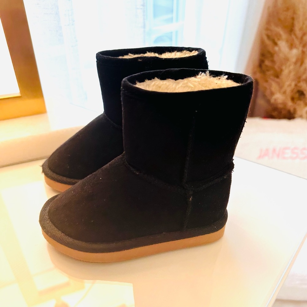 Old Navy toddler boots